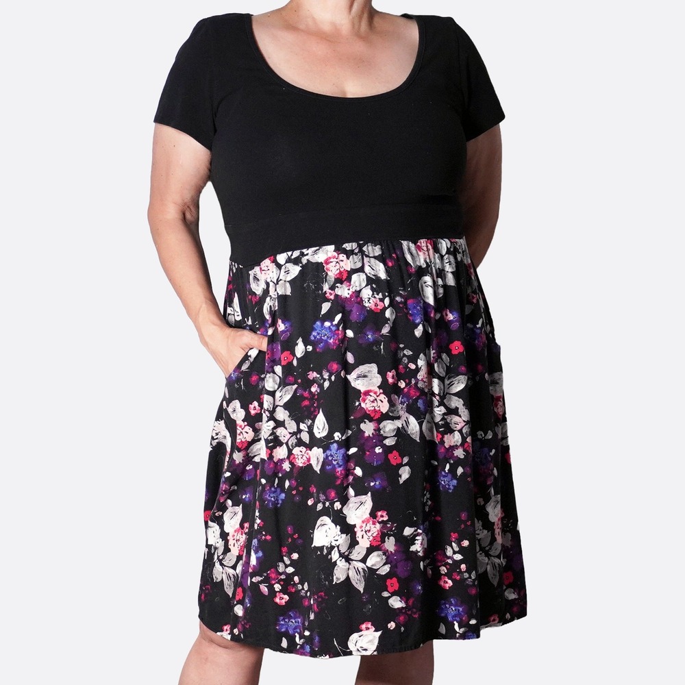 Torrid Skater Dress Black XL 1X 14 16 Floral Jersey‎ Knit Empire Waist Pockets